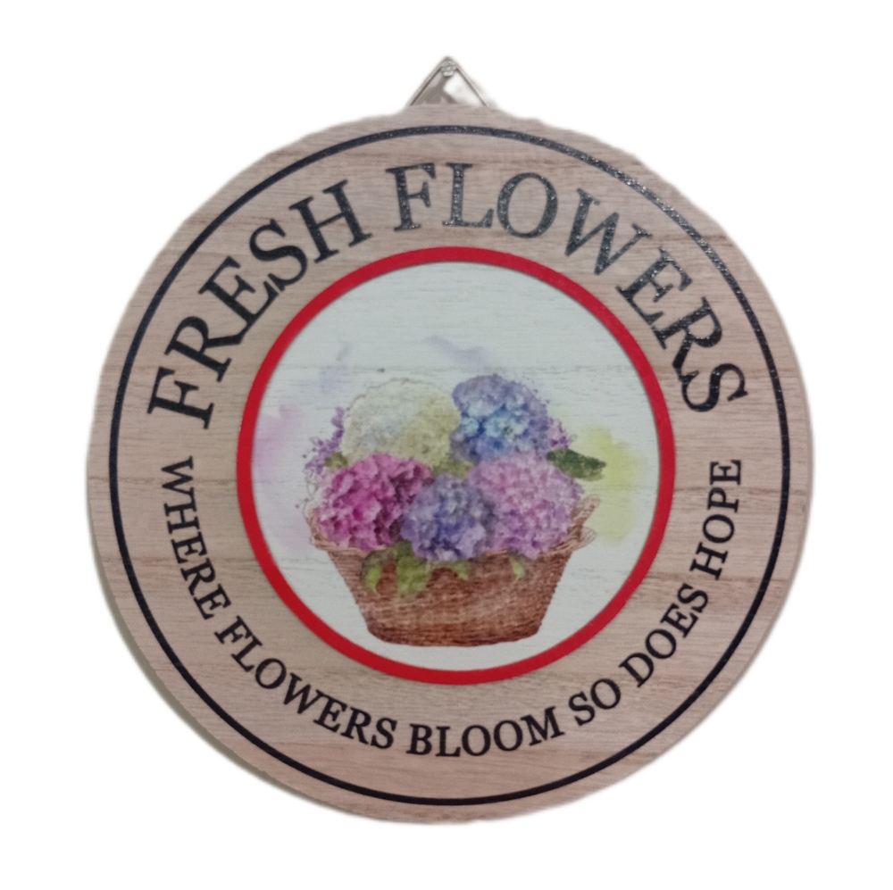 Floral Wall Decor with Fresh Flowers Design
